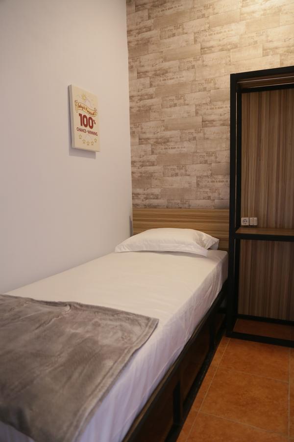 Morning Sun Hotel Surabaya Exterior photo