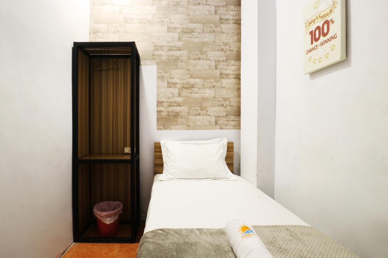 Morning Sun Hotel Surabaya Exterior photo