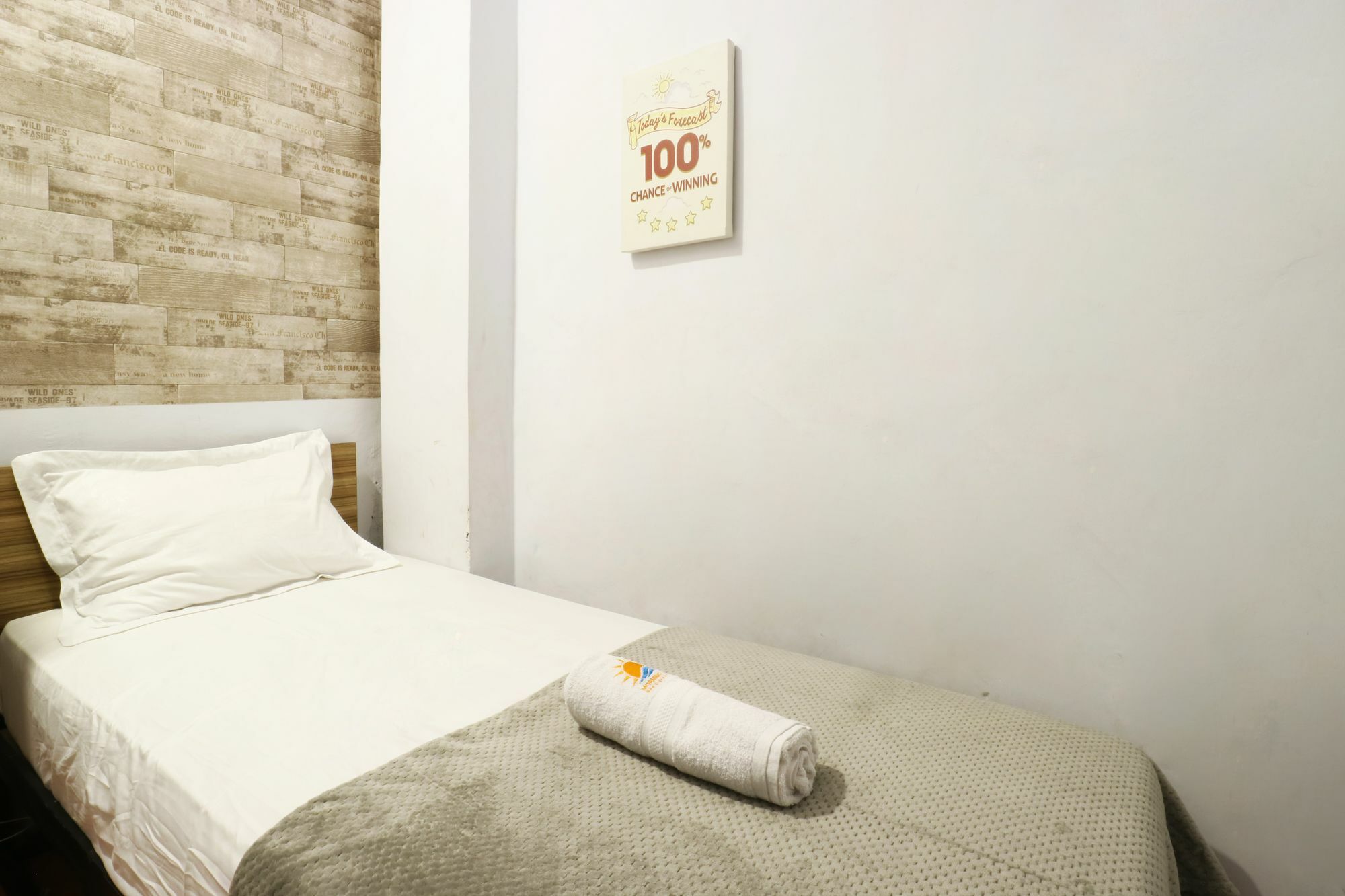 Morning Sun Hotel Surabaya Exterior photo